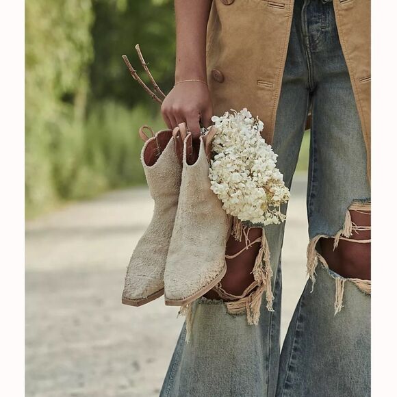 We the Free made in Portugal size 37 1/2 Wesley Ankle Boots Color: English Khaki - Picture 4 of 7